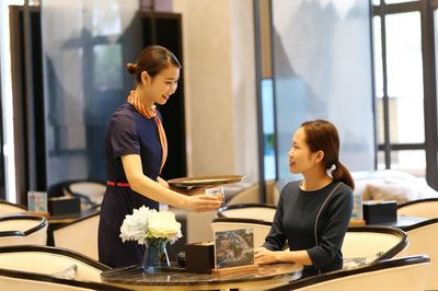 龍光智慧服務(wù) 以服務(wù)為本，以科技賦能，創(chuàng)新物業(yè)服務(wù)價(jià)值評(píng)估體系